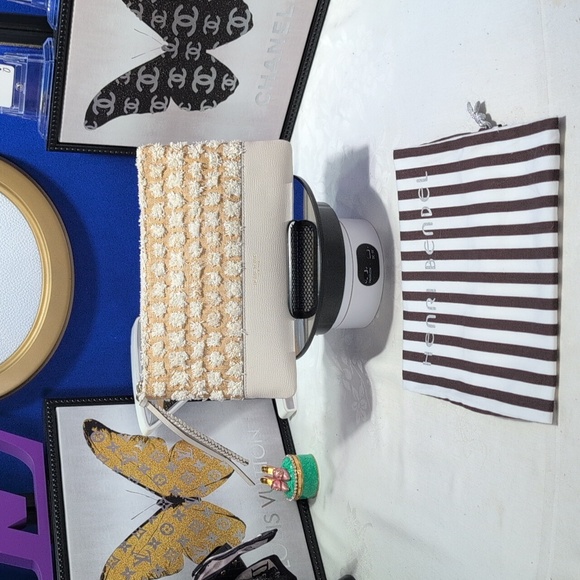 Henri Bendel Raffia Clutch/ Wristlet With Flower Pom Poms & Leather Bottom 🔥 - Picture 3 of 15